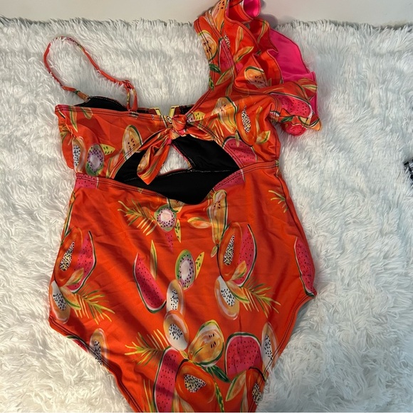 New Woman’s swimsuit - Picture 2 of 4